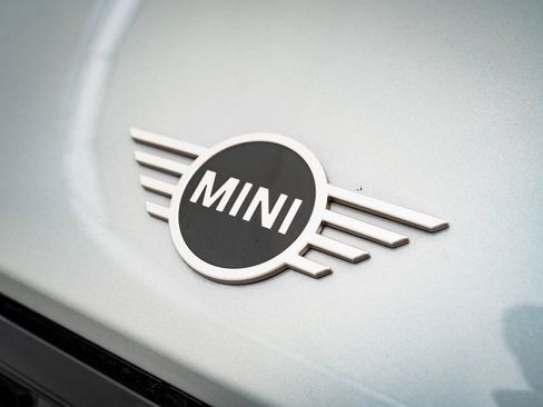 Used 2026 MINI Cooper 4-Door Hardtop FWD image 3