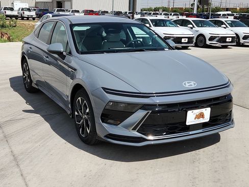 New 2025 Hyundai Sonata SEL image 6