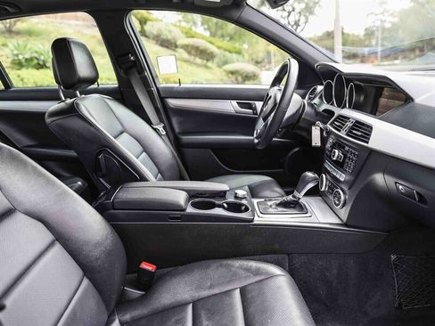 Used 2013 Mercedes-Benz C 250 Sedan image 22