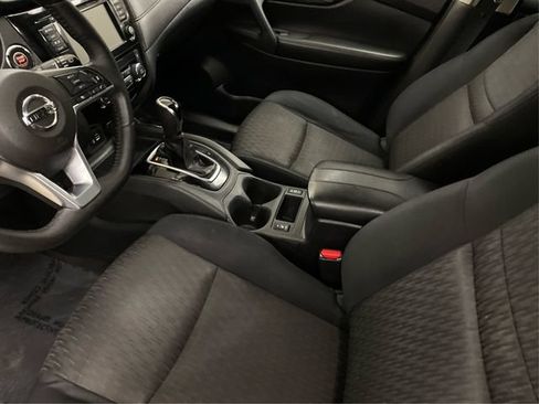 Used 2018 Nissan Rogue SV w/ Sun & Sound Touring Package AWD/4WD image 10