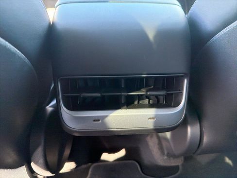 Used 2021 Tesla Model Y Long Range image 21