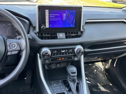 Used 2025 Toyota RAV4 XLE AWD/4WD image 21