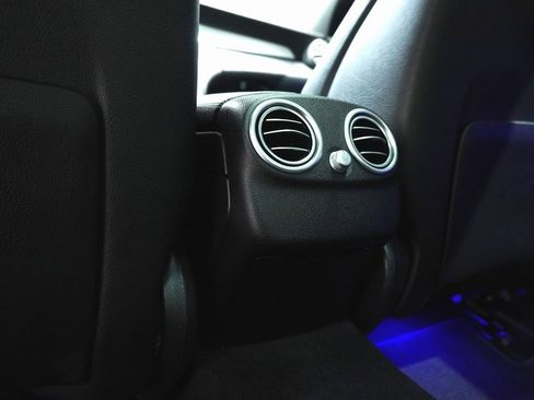 Used 2020 Mercedes-Benz C 300 4MATIC Sedan image 16