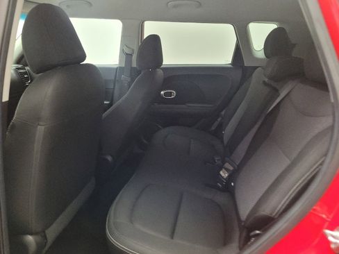 Used 2017 Kia Soul + FWD image 18