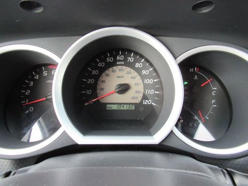 Used 2010 Toyota Tacoma 4x4 Double Cab image 19