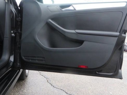 Used 2014 Volkswagen Jetta SE image 38
