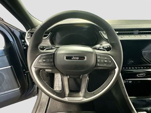 New 2026 Jeep Grand Cherokee Limited w/ Limited Altitude Package AWD/4WD image 11