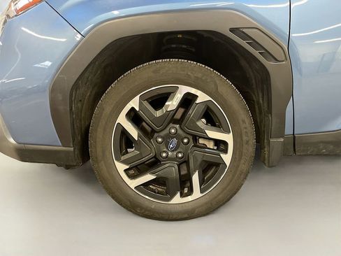 Used 2025 Subaru Forester Limited AWD/4WD image 32