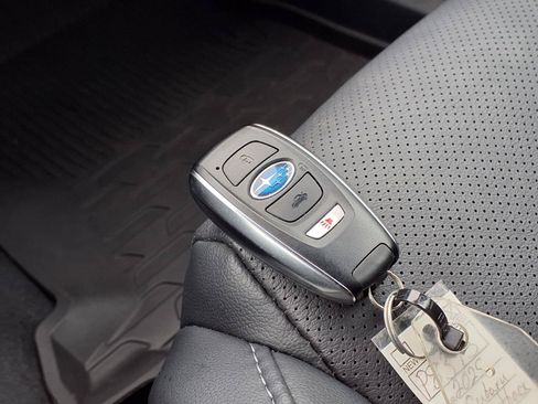 Used 2025 Subaru Outback Limited AWD/4WD image 19