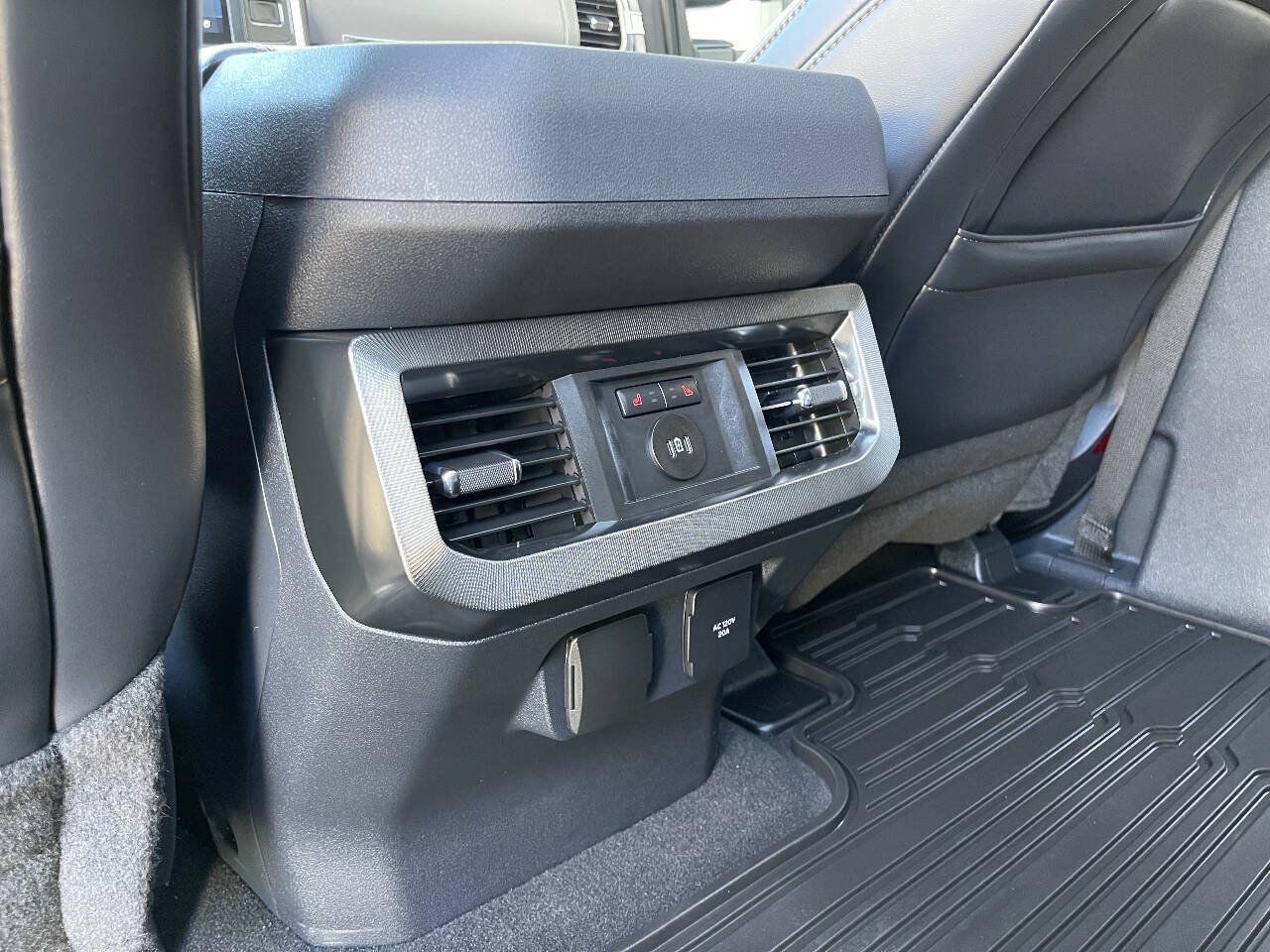 Used 2024 Ford F450 Platinum AWD/4WD image 28