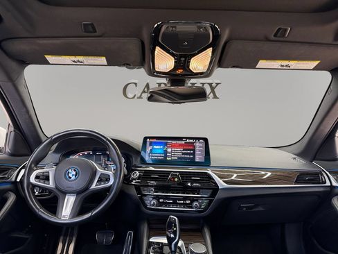 Used 2023 BMW 530e w/ M Sport Package RWD image 11