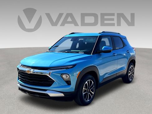 New 2026 Chevrolet TrailBlazer LT w/ LT Cold Weather Package FWD image 3