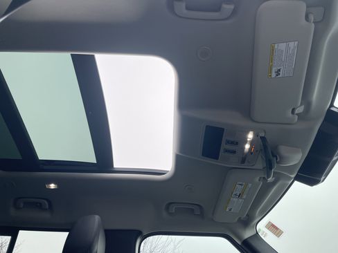 Certified 2024 Land Rover Defender 110 S image 17