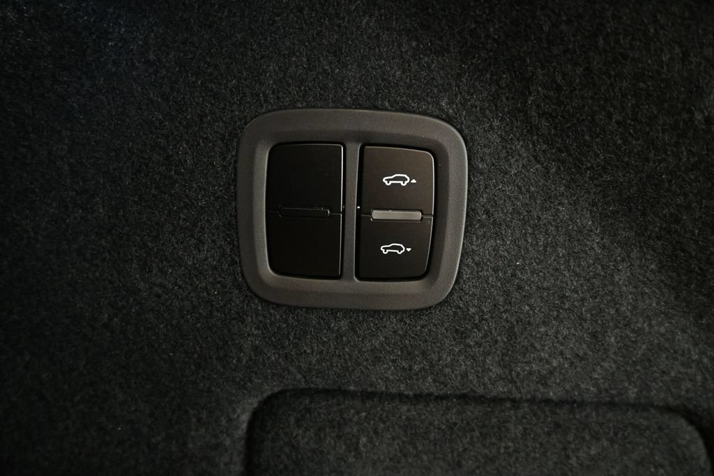 Certified 2026 Porsche Cayenne GTS AWD/4WD image 34