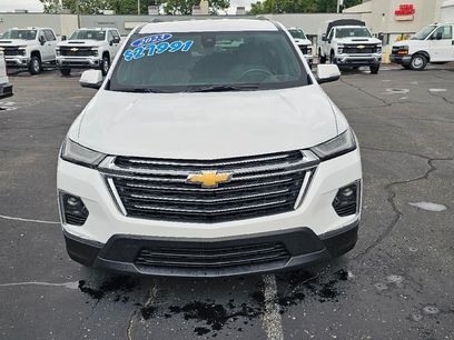 Used 2023 Chevrolet Traverse LT
