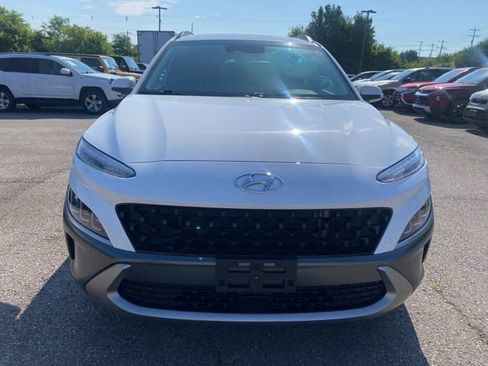 Used 2022 Hyundai Kona Limited image 2