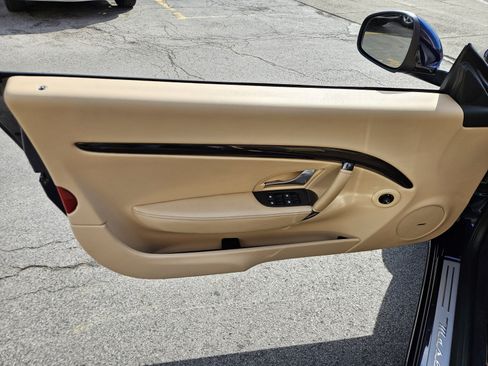 Used 2015 Maserati GranTurismo Convertible RWD image 34