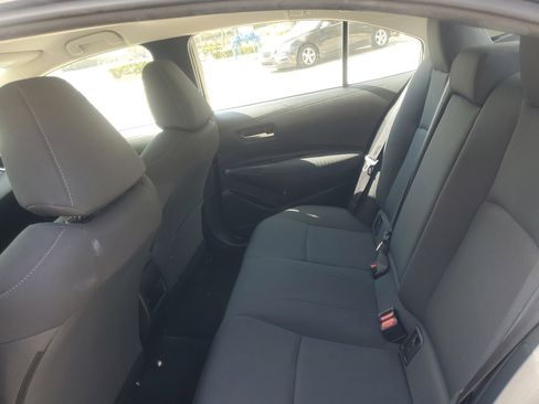 Used 2021 Toyota Corolla LE image 11