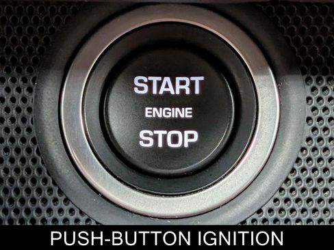 Used 2020 Land Rover Range Rover Sport SVR image 32