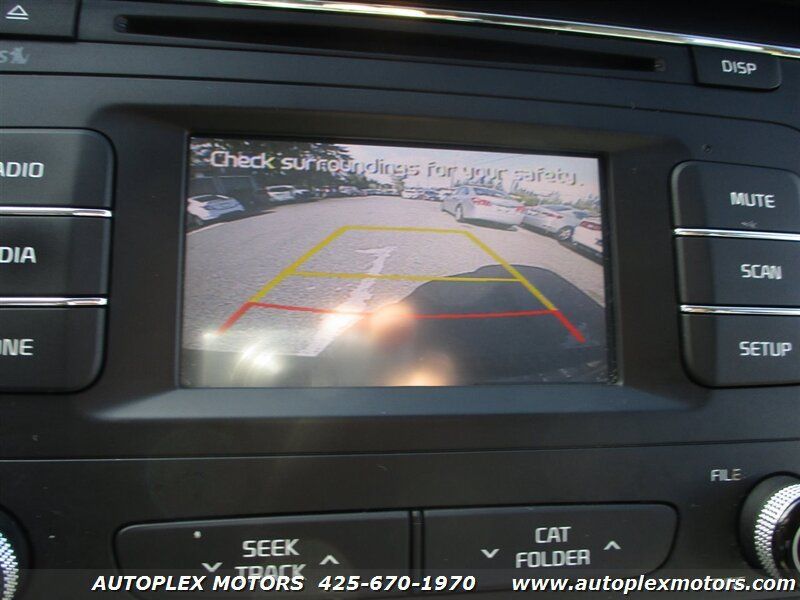 Used 2016 Kia Sedona LX w/ LX Essentials Premium Package FWD image 23