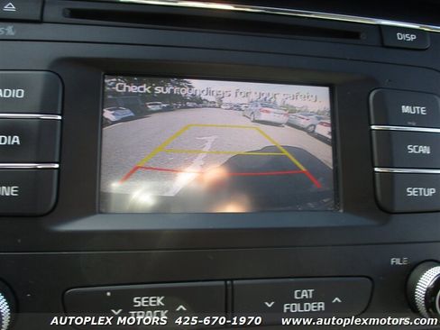 Used 2016 Kia Sedona LX w/ LX Essentials Premium Package image 23