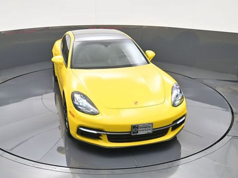 Used 2018 Porsche Panamera 4 image 16