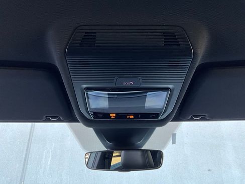 Used 2025 Volkswagen Atlas Cross Sport SE image 16