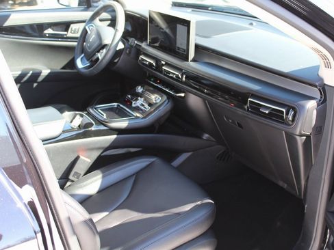 Used 2023 Lincoln Nautilus AWD w/ Premium Package image 17