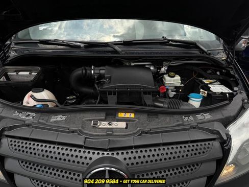 Used 2018 Mercedes-Benz Sprinter 2500 image 38