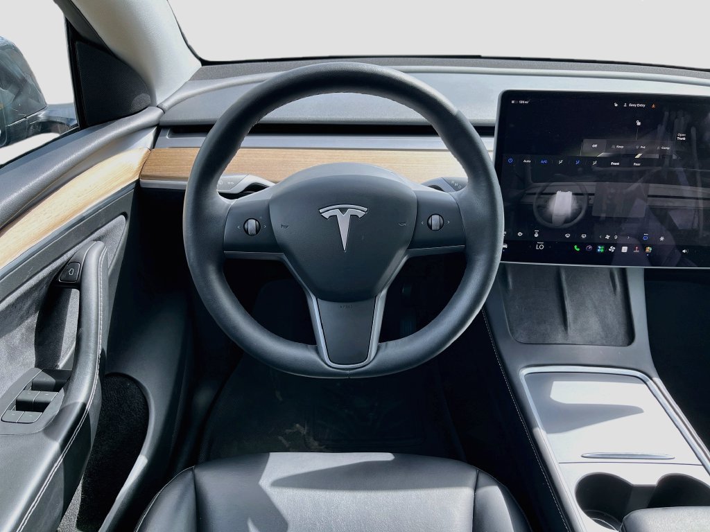 Used 2025 Tesla Model Y Long Range RWD image 22