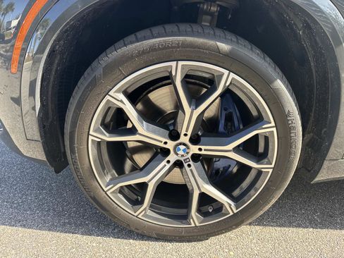 Used 2022 BMW X5 M50i w/ Executive Package image 10