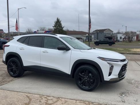 New 2026 Chevrolet Trax ACTIV w/ Driver Confidence Package image 2
