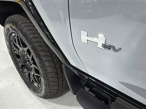 Used 2025 GMC Hummer EV 2X image 16