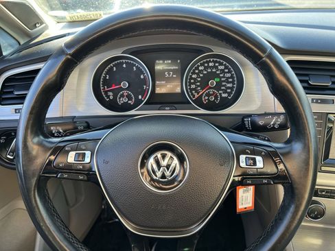 Used 2015 Volkswagen Golf S image 16