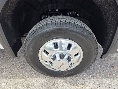 New 2026 GMC Sierra 3500 SLE w/ SLE Value Package image 18