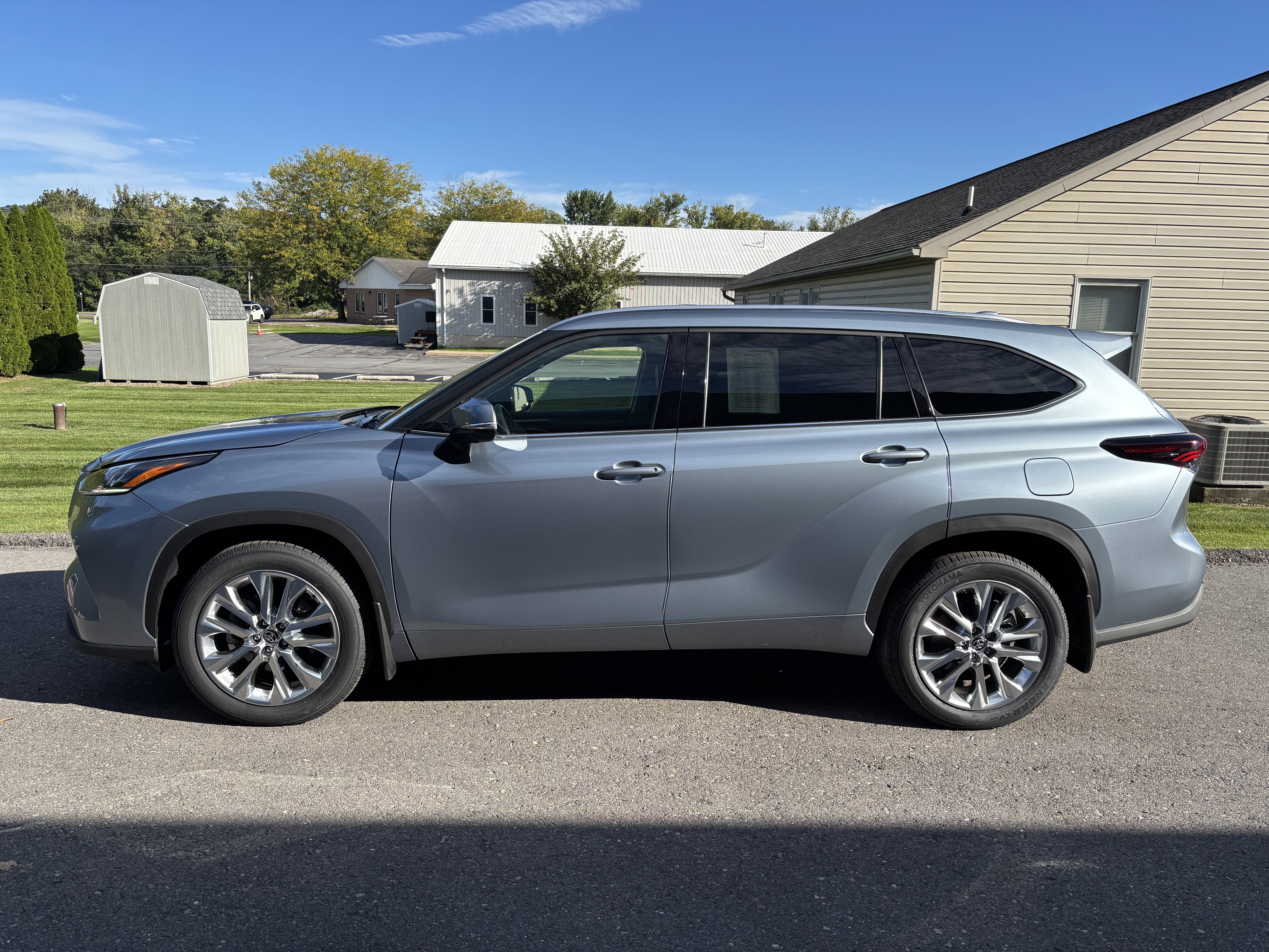 Used 2024 Toyota Highlander Limited AWD/4WD image 7