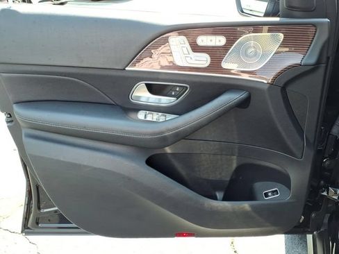 Used 2022 Mercedes-Benz GLS 450 4MATIC image 11