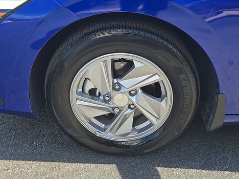 Used 2024 Hyundai Elantra SE image 7