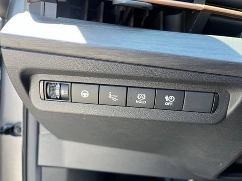 Used 2024 Nissan Ariya FWD image 19