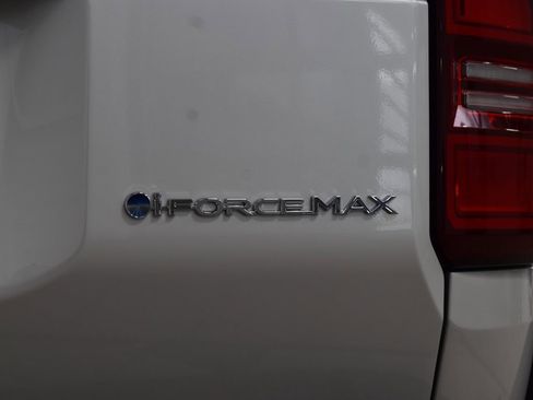 Used 2025 Toyota Land Cruiser image 21