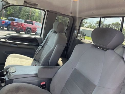 Used 2005 Ford F350 XL image 17
