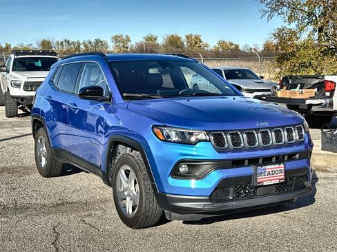 Used 2024 Jeep Compass Latitude image 6