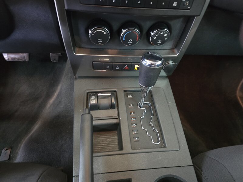 Used 2009 Jeep Liberty Sport w/ Popular Equipment Group AWD/4WD image 20