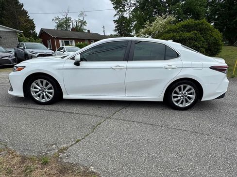 Used 2022 Toyota Camry LE FWD image 8