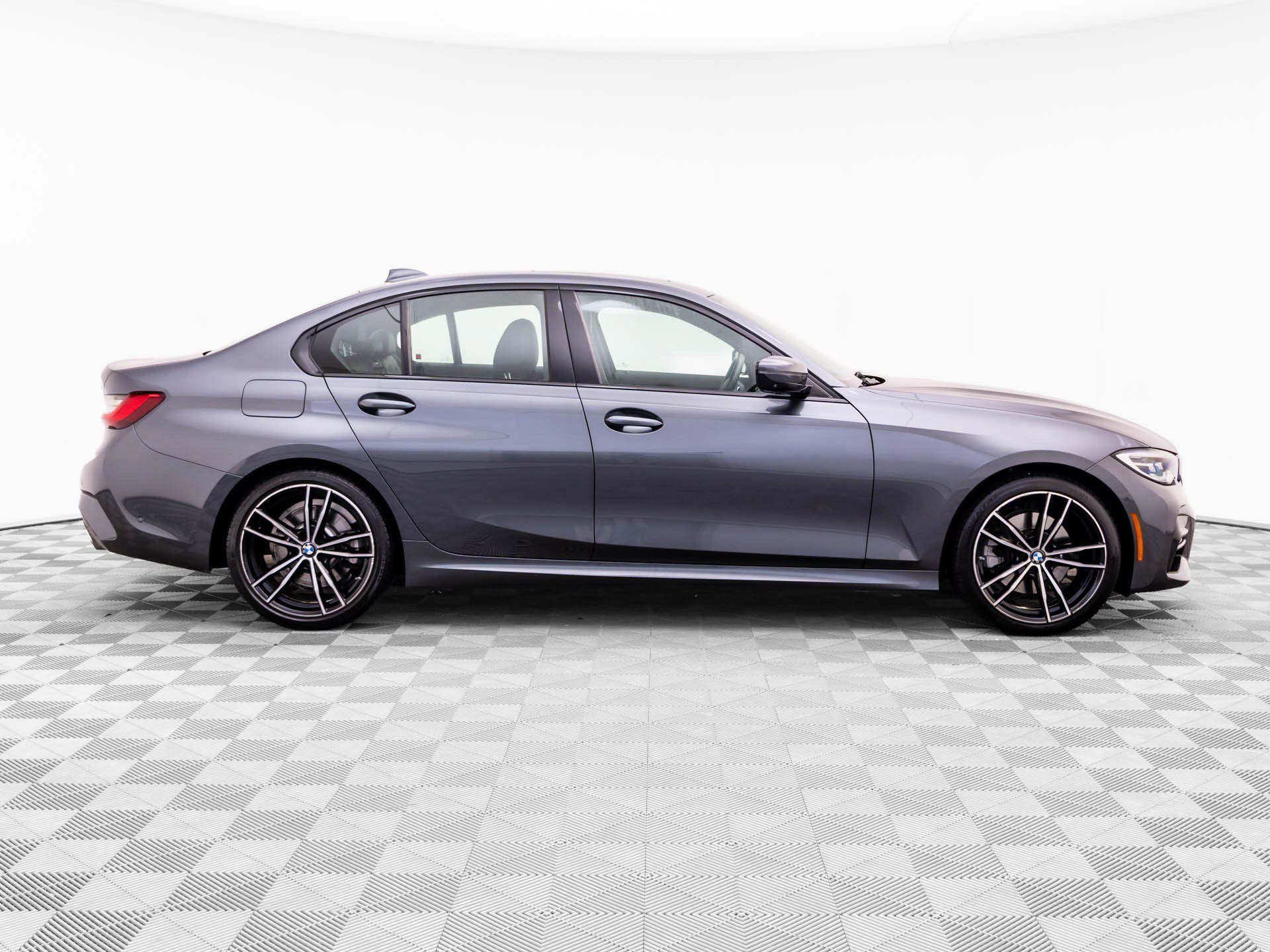 Used 2021 BMW 330i xDrive Sedan w/ M Sport Package AWD/4WD image 8