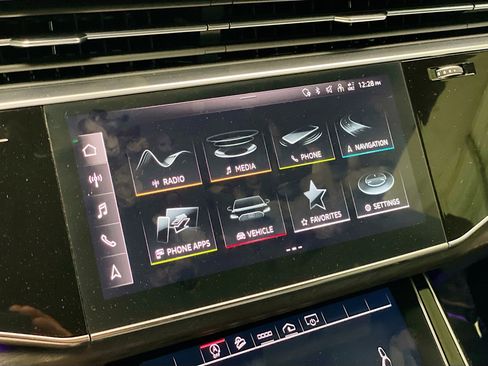 Used 2021 Audi Q8 Premium Plus image 10