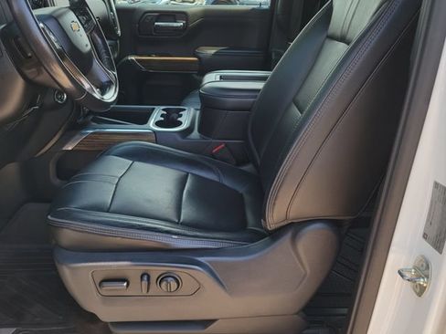 Used 2019 Chevrolet Silverado 1500 High Country w/ Z71 Off-Road Package AWD/4WD image 6