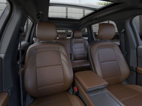 New 2026 Lincoln Nautilus Reserve AWD/4WD image 10