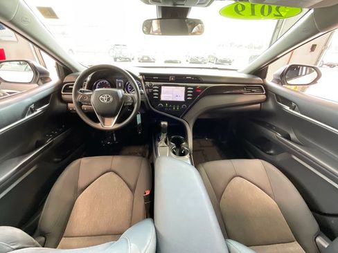 Used 2019 Toyota Camry LE FWD image 8