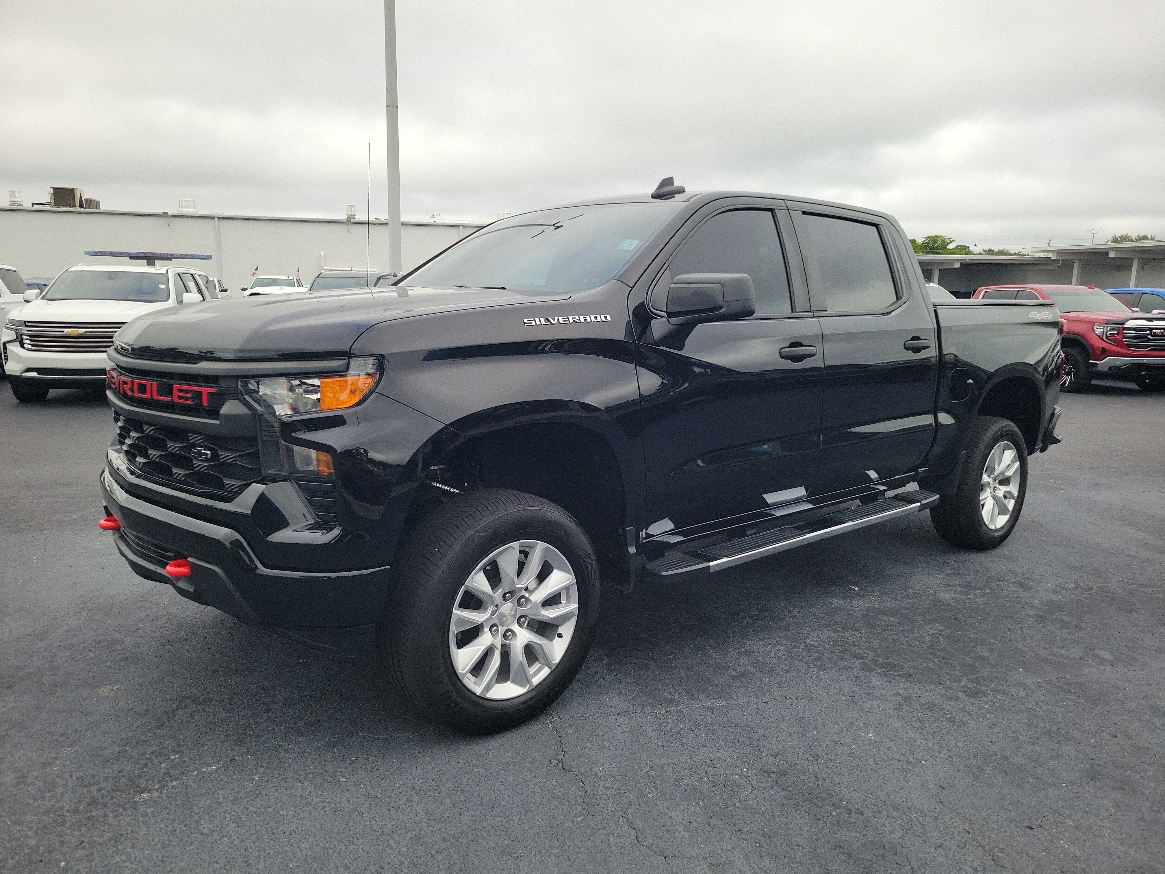 Used 2022 Chevrolet Silverado 1500 Custom AWD/4WD image 2